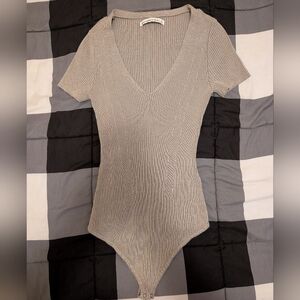 Abercrombie & Fitch Ribbed Knit Top in Gray